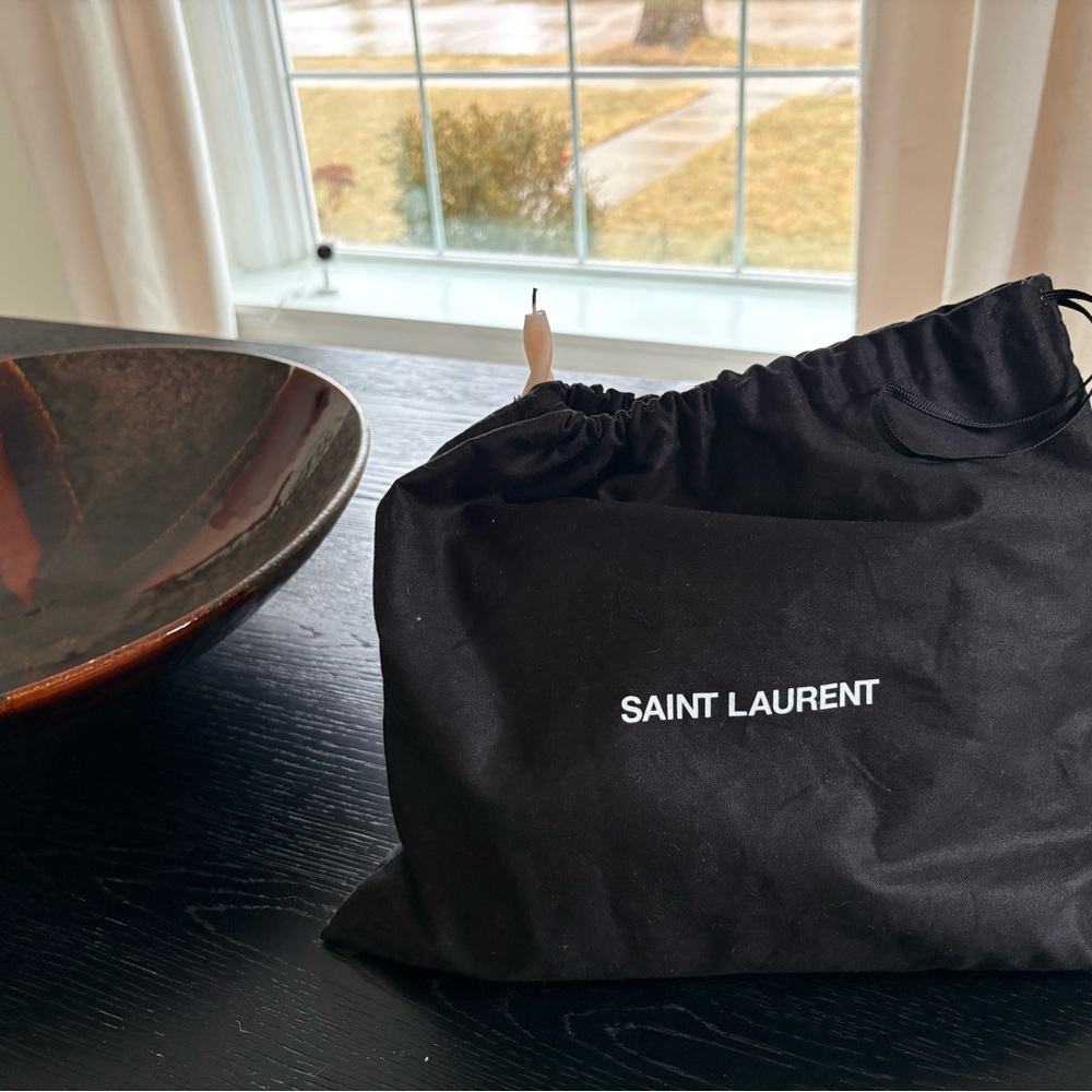 Authentic Saint Laurent Beige Quilted Crossbody Bag - Picture 2 of 9